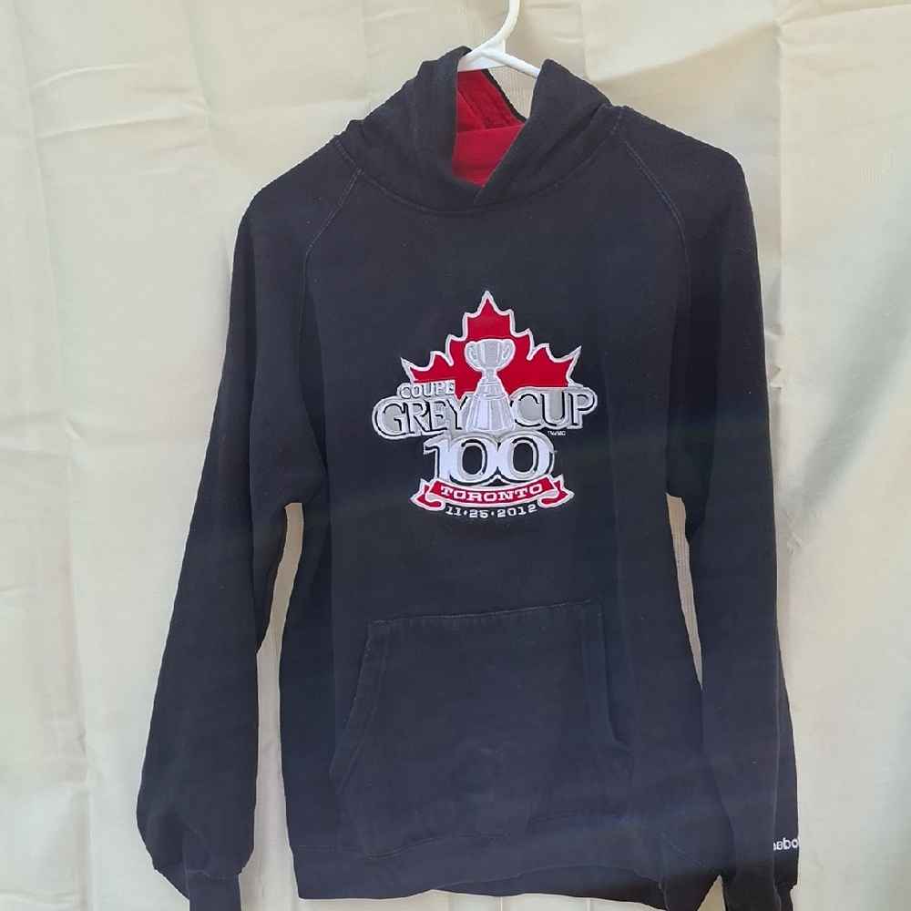 Reebok‎ Black and Red Grey Cup Sweater